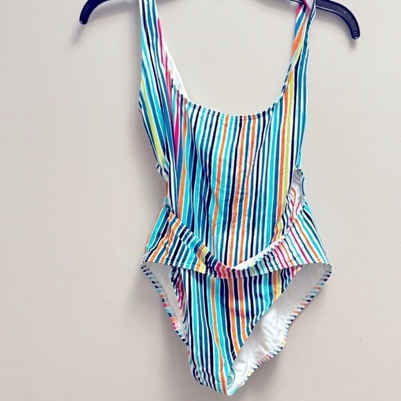 Vince Camuto Striped Women's High-Leg Cut-Out One-Piece Swimsuit swimwear 10 New - Picture 7 of 12